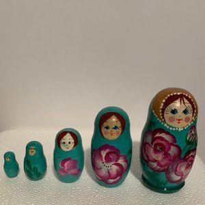 Russian Matryoshka Style Wooden Nesting Dolls Hand-painted Set of 5